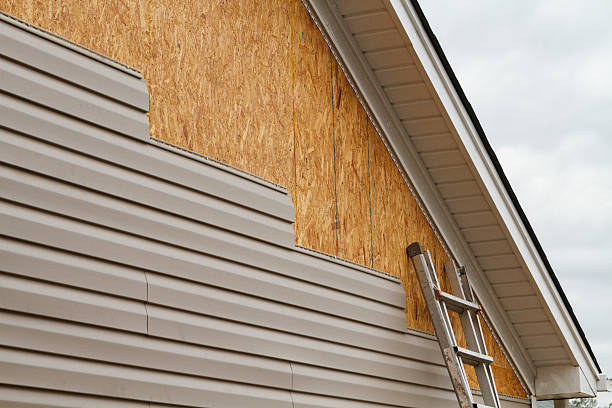 Professional Siding Repair technician working in Cambridge, OH